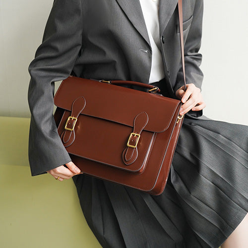 What's the difference between satchel and messenger bag?