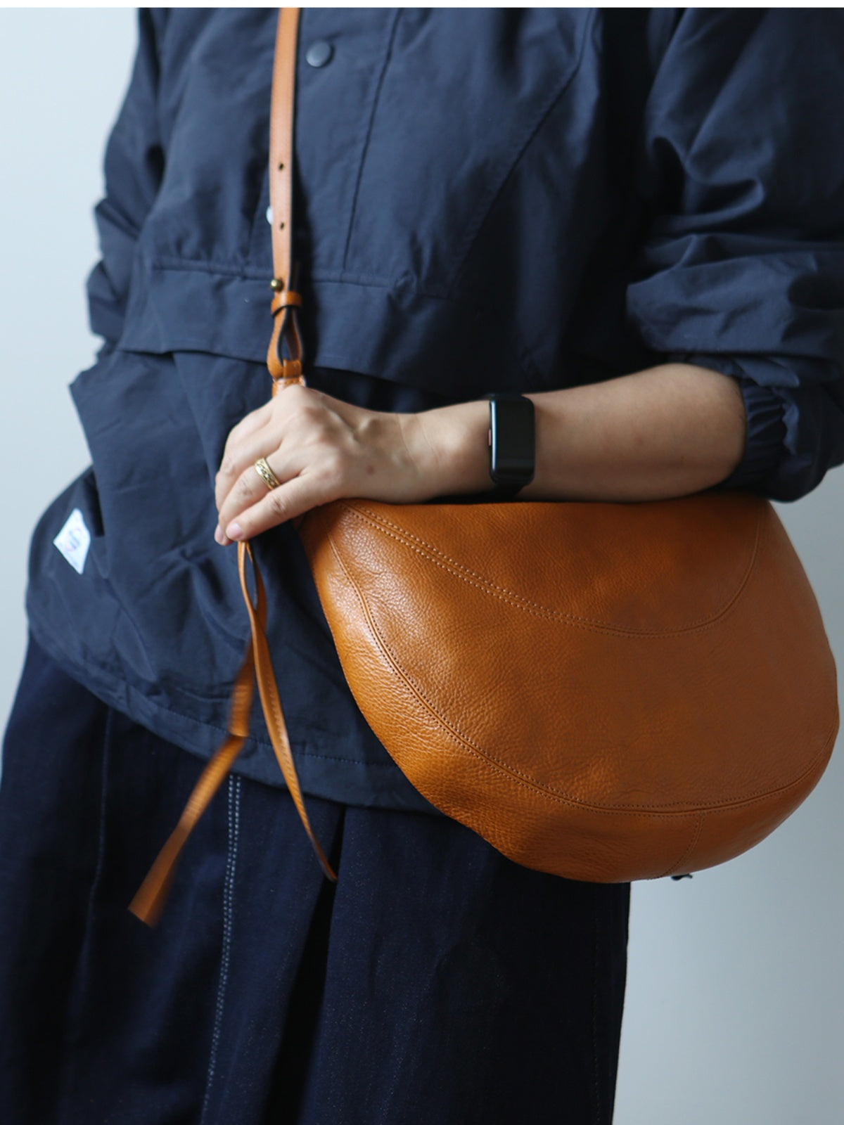 leather hobo shoulder bag