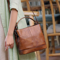 Rustic Leather Bucket Bag With Zipper